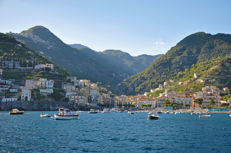 视图Maiori镇Amalfi海岸