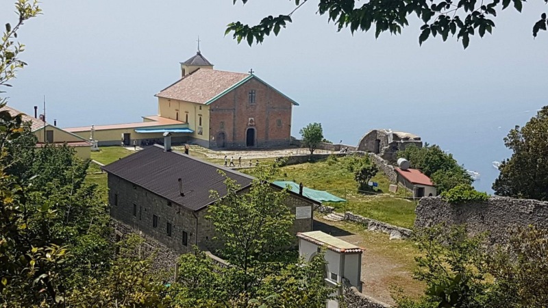 Santuario迪马利亚Santissima Avvocata山顶